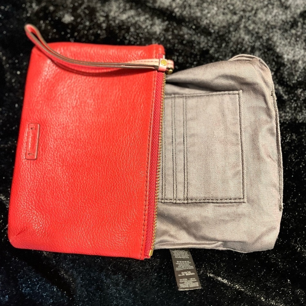 Red Leather Fossil Clutch Bag Like New - Picture 11 of 12